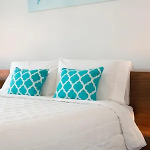 Living At Island Pine Blse Apartment